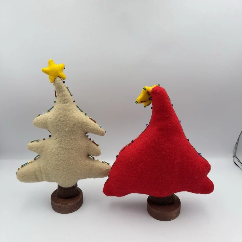 Vintage‎ Red & Beige Felt Christmas Trees Lot Of 2 Beaded Stars